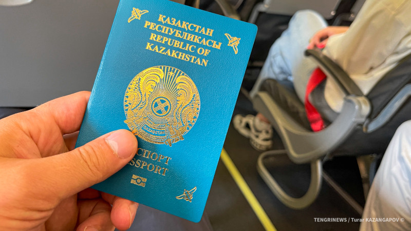 Казахстанцам напомнили о новых правилах миграционного учёта в России