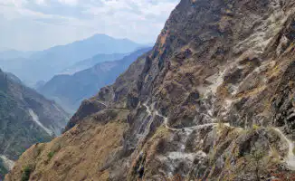 Максут Жумаев продолжает покорять вершины Гималаев в международной экспедиции