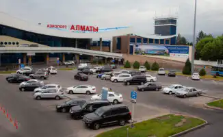 Алматинец ошеломлен долгом в 1,4 млн тенге за въезд в международный аэропорт
