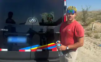 Польский турист успешно пересекает границу Казахстана в Китай