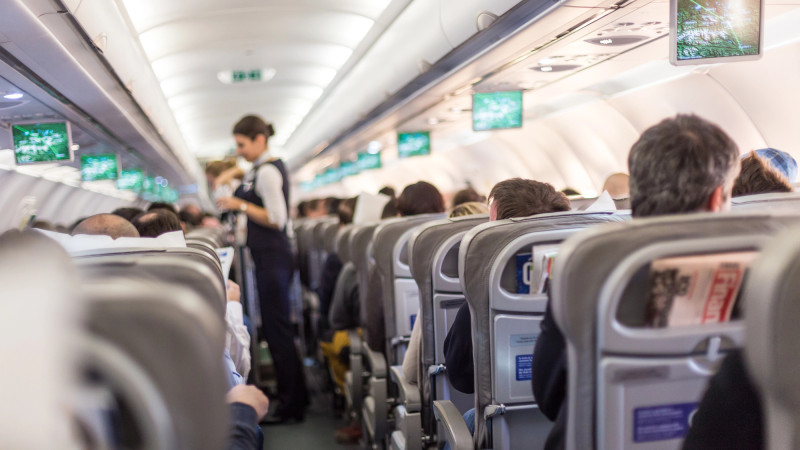 Алкоголь на борту: инцидент с иностранцем на рейсе Франкфурт - Астана вызывает беспокойство