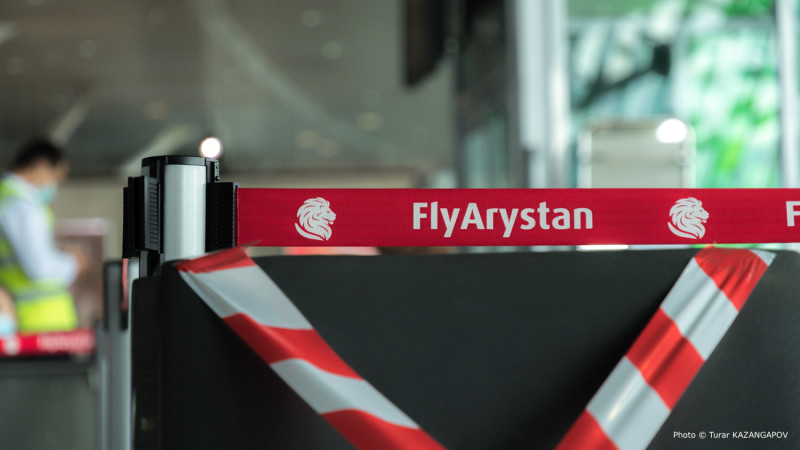 Казахстанцы недовольны ценами на ручную кладь в FlyArystan: социальные протесты нарастает