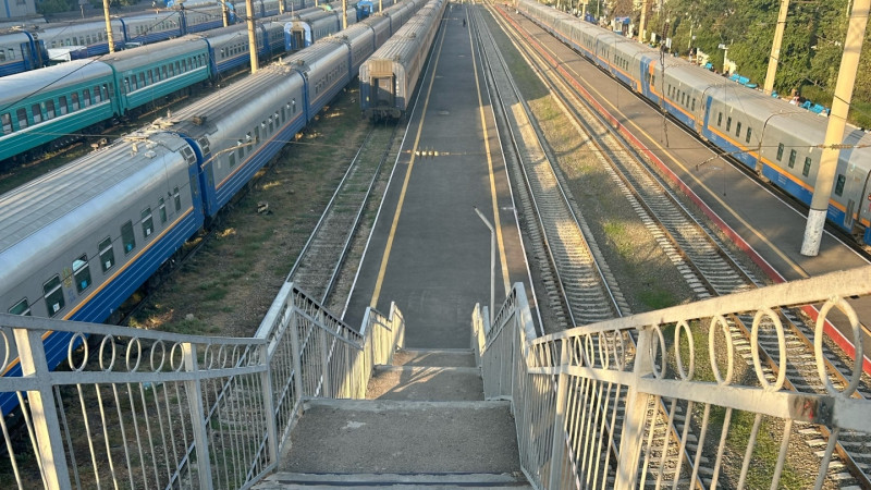 Критика нового перехода на вокзале Алматы-2: мнение КТЖ