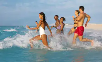 Остров счастья: где белоснежные пляжи встречают архитектурные шедевры