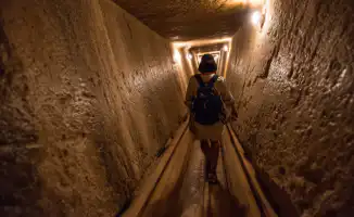 Туристка из Испании провалилась в древнюю пирамиду: вопросы безопасности для путешественников