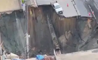 В Бангкоке на улице Самсен образовалась глубокая воронка