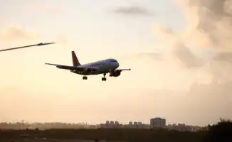 Казахстанцы в шоке от цен на авиабилеты: соцсети бурно обсуждают опыт покупки внутреннего рейса