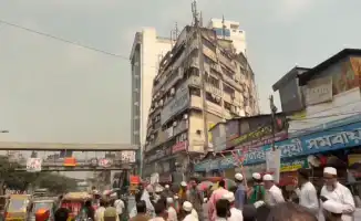 Землетрясение в Бангладеш: паника и жертвы в Дакке на ужасных кадрах