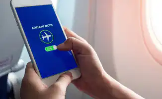 Не включил режим полёта? Узнай, что на самом деле произойдёт!