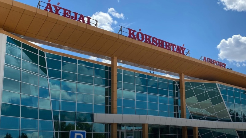 Эффект зеркального туалета: казахстанка испытала смущение и вызвала обсуждение в обществе