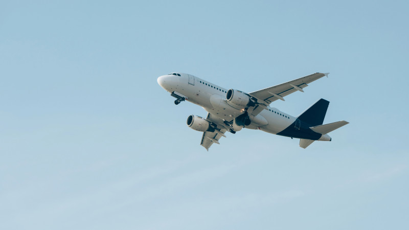 Казахстанские лоукостеры: дешевле в Европе или обман?