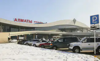 Аэропорт Алматы предупреждает пассажиров о задержках рейсов из-за снегопада