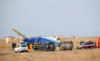 Год спустя: общество помнит жертвы крушения самолета близ Актау и его последствия