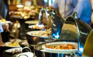 Туристы избегают еды в Турции на фоне инцидентов с отравлениями и трагедий