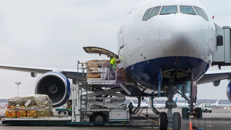 Токаев поручил создать авиахабы для развития грузовых перевозок