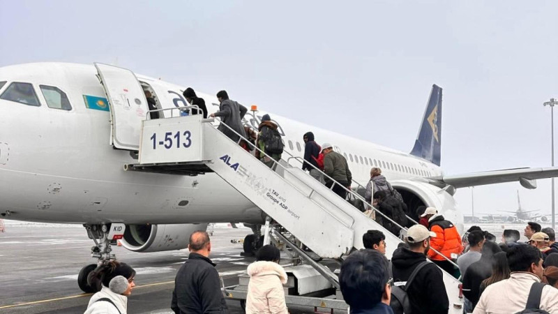 Задержка рейса Алматы — Мумбаи: 10 часов ожидания и гостиница