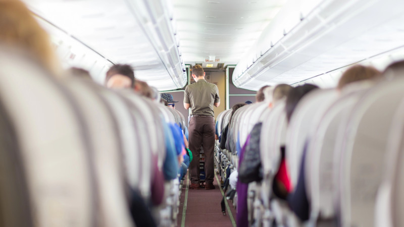 Карагандинец выиграл суд у авиакомпании за проданные лишние билеты