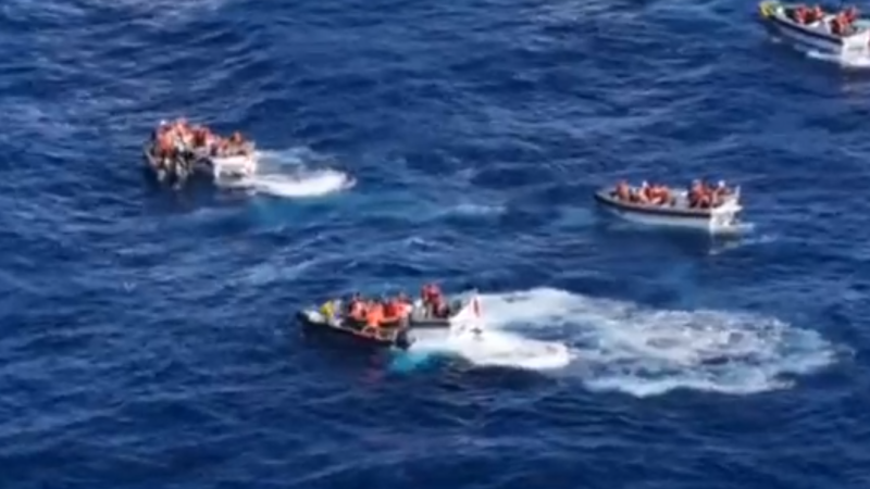 Крушение парома на Филиппинах: сотни людей на борту