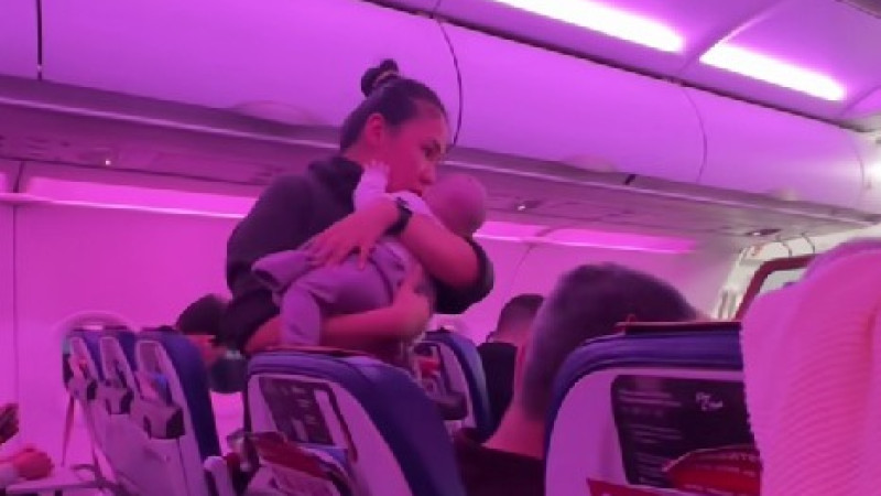 Международный спор: Должны ли родители извиняться за плач ребенка в общественных местах?