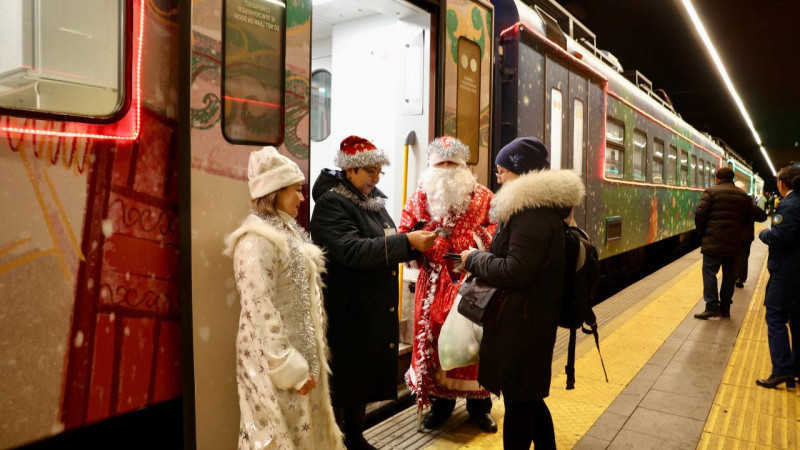 Тысячи казахстанцев встретят Новый год в пути, оставляя домашние традиции позади