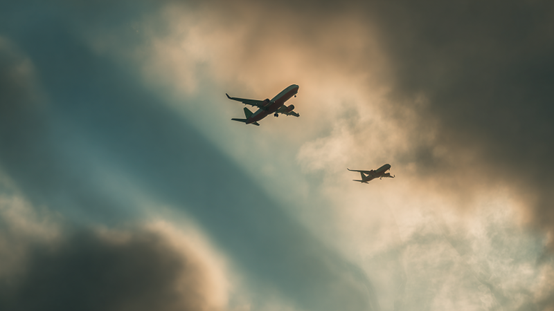 Опасное сближение пассажирских самолетов над Казахстаном: вопросы безопасности в авиации