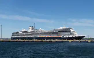 Волны поглотили: поиски пассажирки круизника завершились безрезультатно