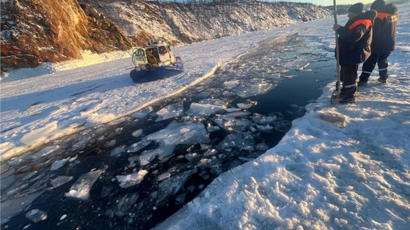Трагедия на Байкале: восемь китайских туристов погибли после аварии на льду