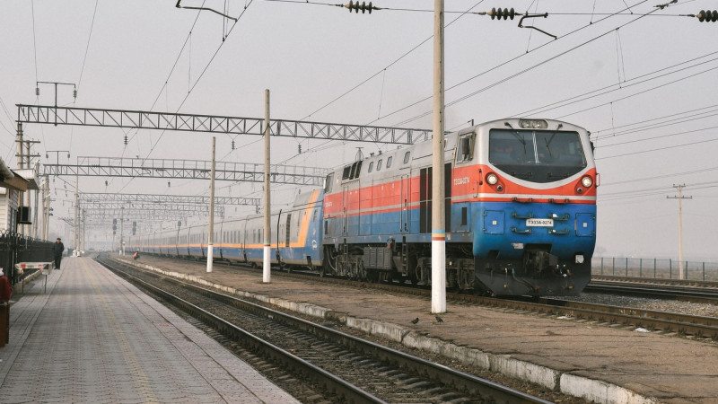 Депутаты Казахстана обсудили изоляцию 100 тысяч граждан и сохранение поездов в регионах