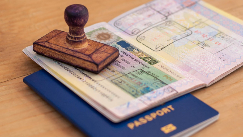 Эксперт warns: опасные фразы для туристов на паспортном контроле