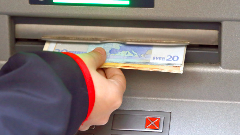 Глобальный индекс безналичных платежей 2026: карта или наличные?